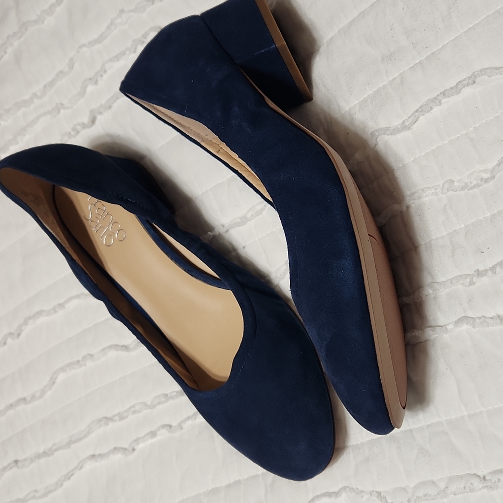 Franco Sarto size 9-1/2 blue suede 1" heel